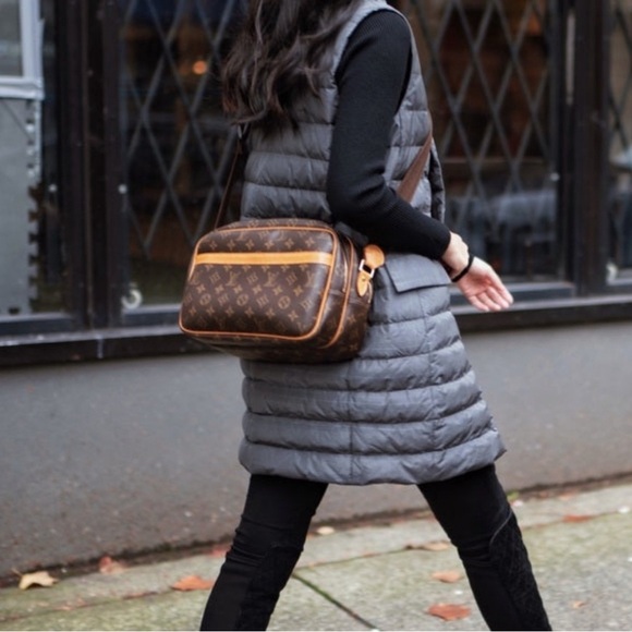 Louis Vuitton Reporter GM Monogram Canvas Messenger Bag - Picture 3 of 11